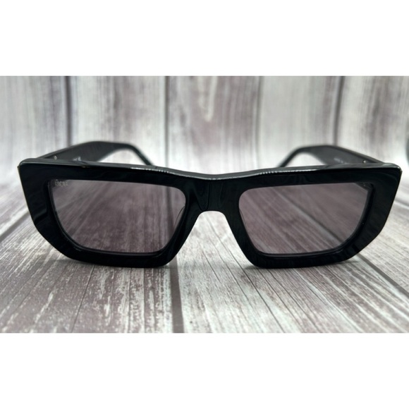 MCM Accessories - SOLD❤️ MCM 726S Sunglasses Black/ Dark Brown 🆕LIKE NEW🆕